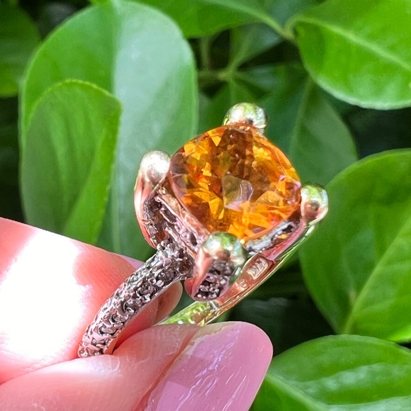 VINTAGE  DESIGNER 14K YELLOW GOLD CHECKERBOARD CUT CITRINE PAVE DIAMOND RING - Picture 16 of 16